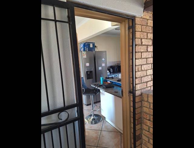 2 BEDROOM APARTMENT FOR SALE IN NORTHGATE